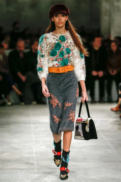 Look 37